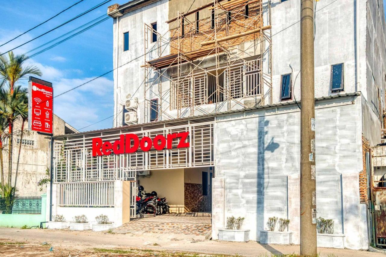 Reddoorz @ Jalan Kapten Muslim Medan Exterior photo